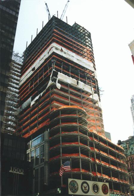 Construction work on the Condé Nast Building at 4 Times Square in 1999.
