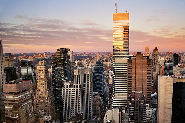2004 saw the opening of the 'Bloomberg Tower' at 731 Lexington Avenue