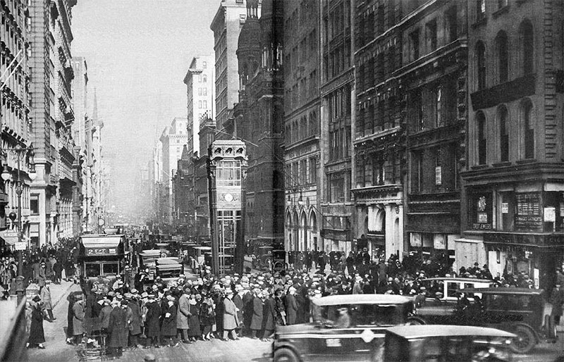 5th Avenue at 42nd street, New York, 1926.