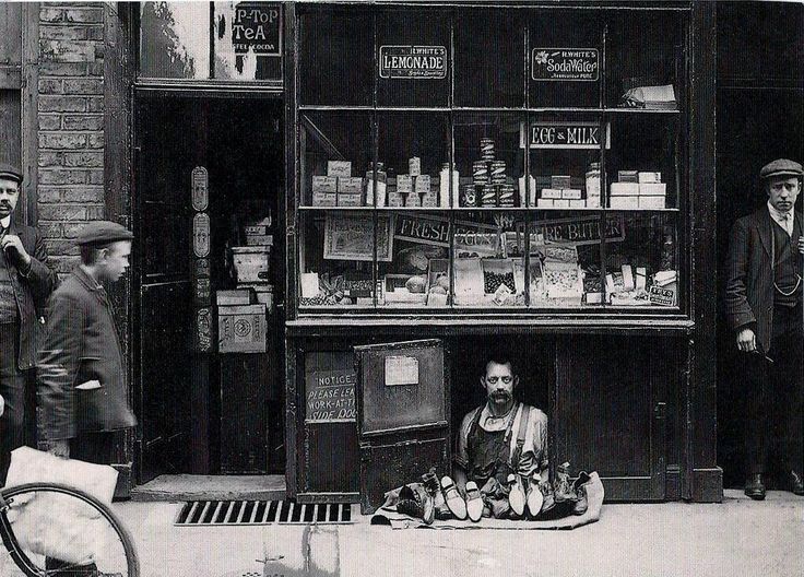 shoe salesman in London 1900